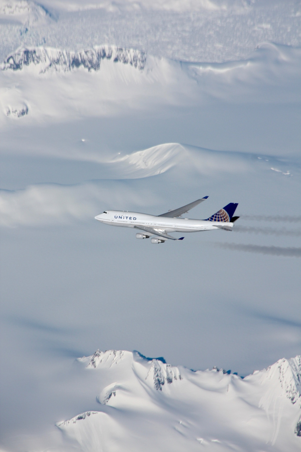 Photo of UAL 747-400 over Greenland